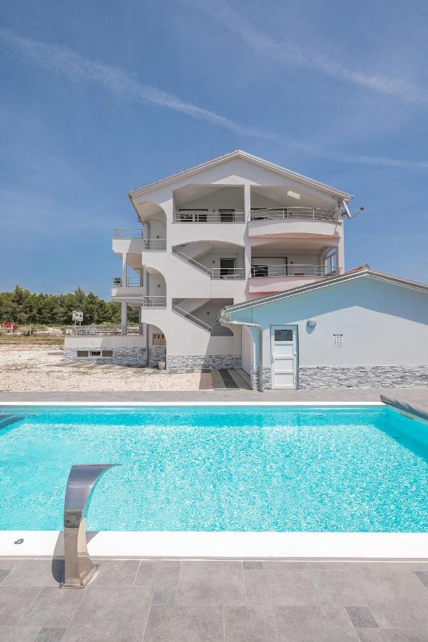Apartments Nicola With Private Pool Bibinje Eksteriør billede
